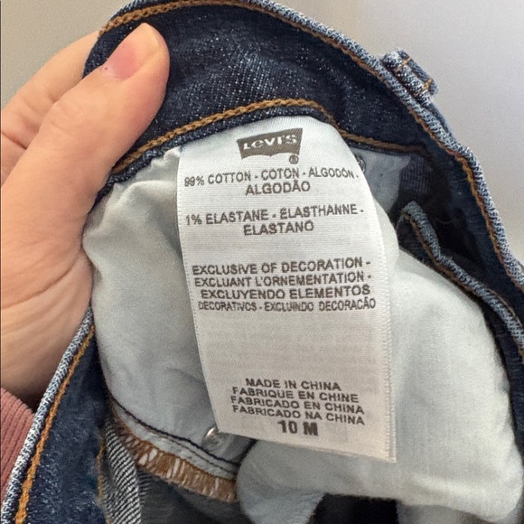 Levi's 515 Dark Blue Boot Cut Mid-Rise Slight Distressing Jeans - Picture 9 of 9